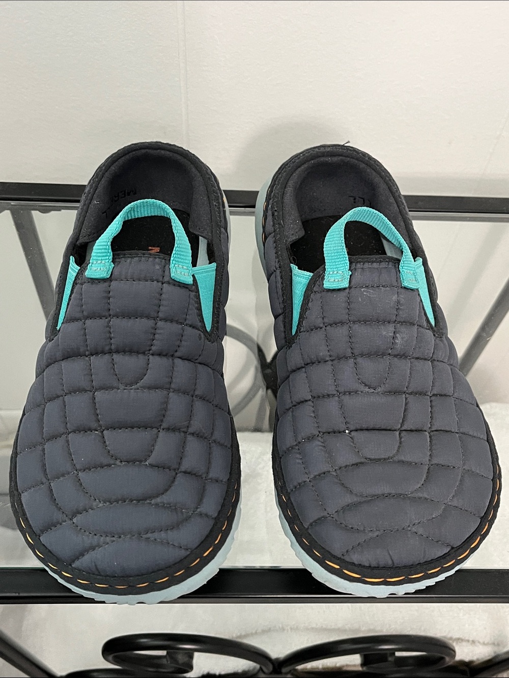 Merrell Hut Moc, size 6 ( runs small)